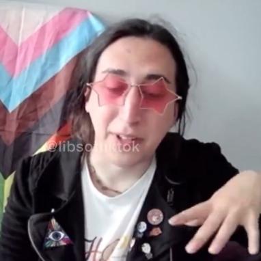 Muž chce implantát dělohy pro první transgender potrat